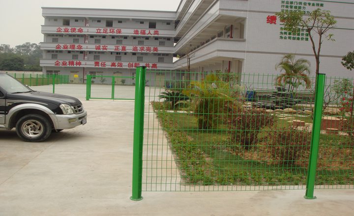 隔離圍欄