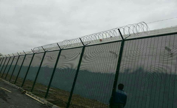 監獄圍欄